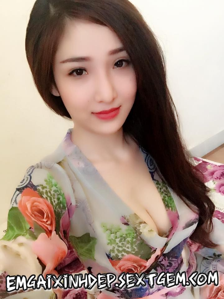 Ảnh Facebook Hot Girl Ngực Khủng